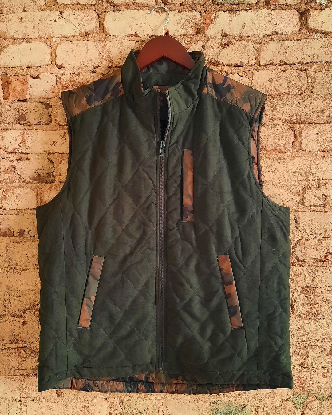 Madison Creek Outfitters - High Point Reversible Vest Olive/Camo