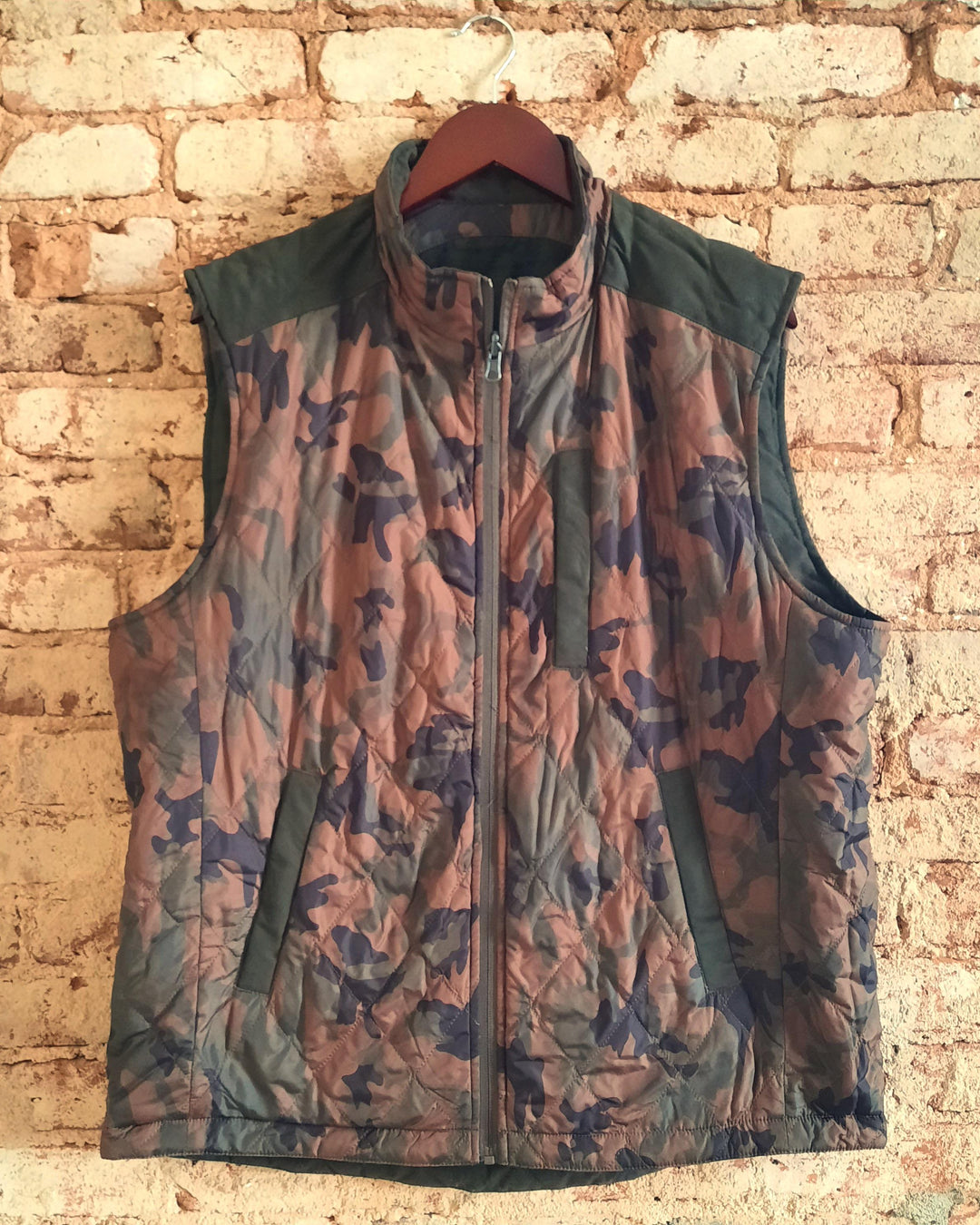 Madison Creek Outfitters - High Point Reversible Vest Olive/Camo